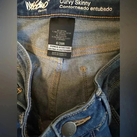 Women’s Mossimo Jeans Curvy Super Stretch Mid rise Skinny Jeans, size 6/28R - Picture 3 of 4